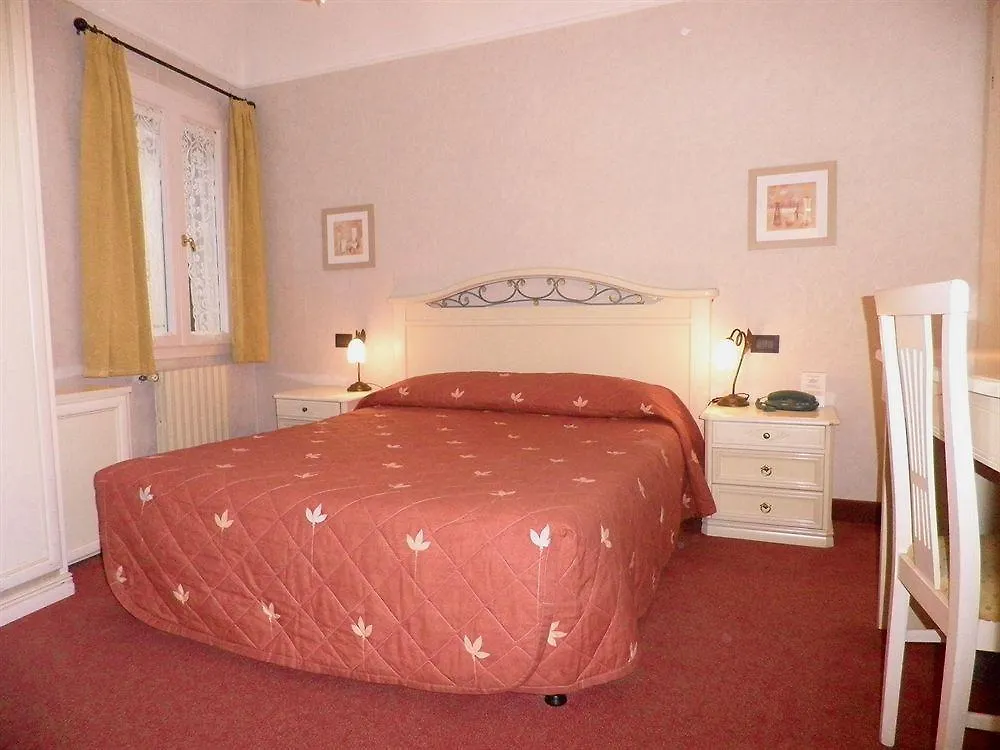 Al Campaniel Bed And Breakfast Venedik 2*,