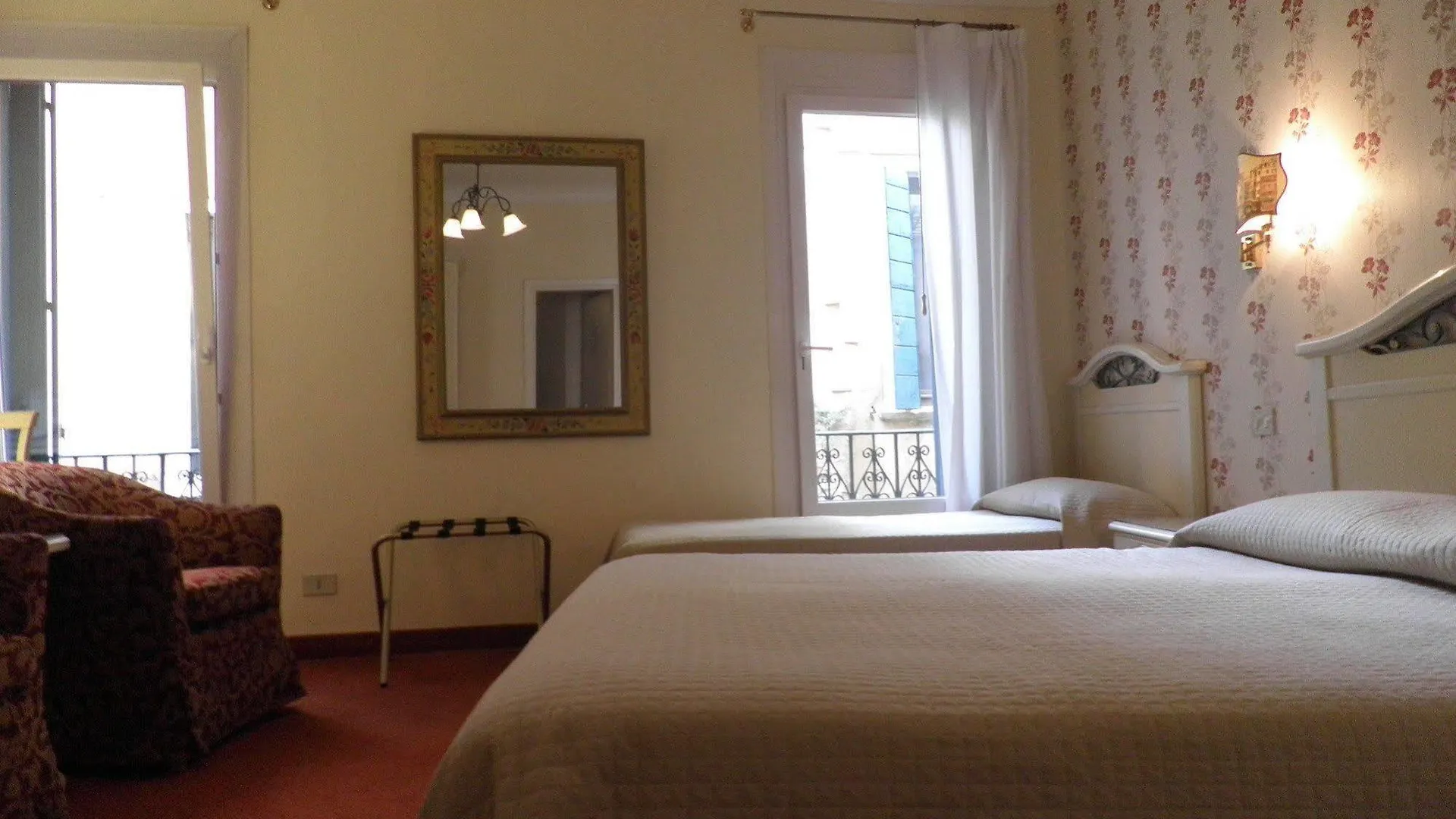 ** Bed & Breakfast Al Campaniel Bed And Breakfast Venice Italy